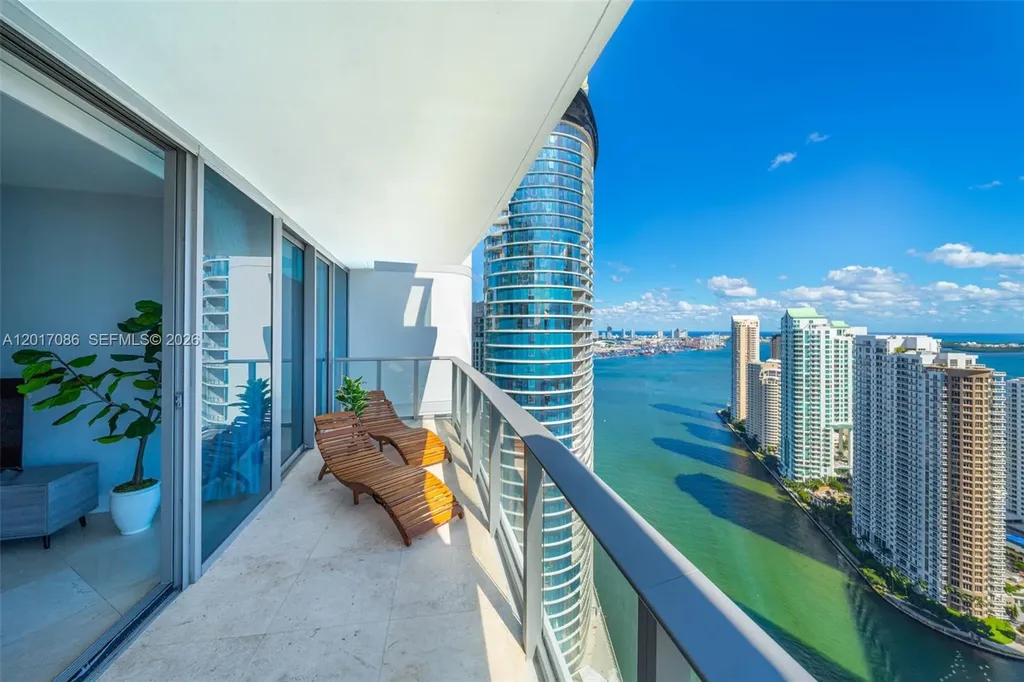 200 Biscayne Boulevard Way Miami FL 33131