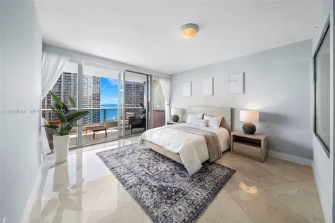 200 Biscayne Boulevard Way Miami FL 33131