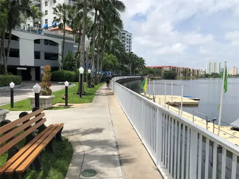 5085 NW 7th Street Miami FL 33126