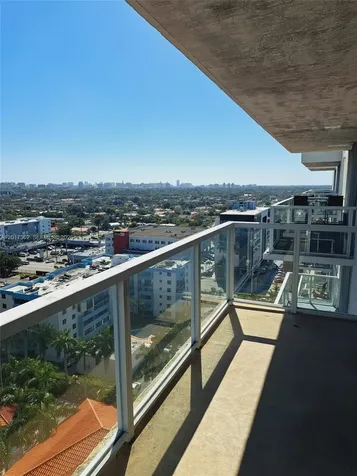 5085 NW 7th Street Miami FL 33126