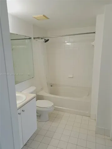 5085 NW 7th Street Miami FL 33126