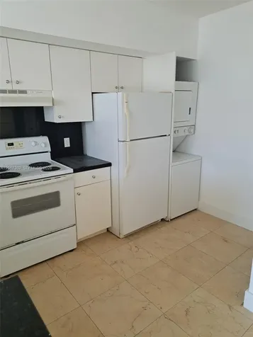5085 NW 7th Street Miami FL 33126