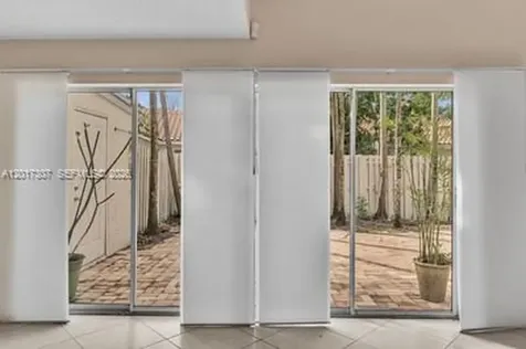 1395 Cottonwood Circle Weston FL 33326