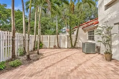 1395 Cottonwood Circle Weston FL 33326