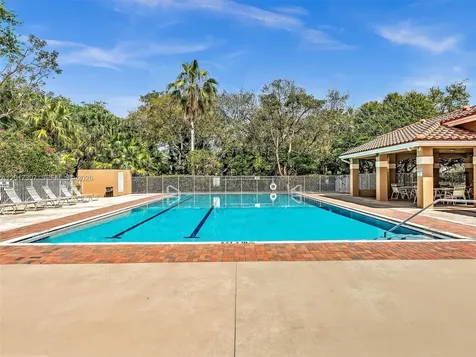 1395 Cottonwood Circle Weston FL 33326