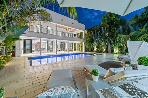 3734 Chase Avenue Miami Beach FL 33140