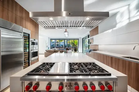 3734 Chase Avenue Miami Beach FL 33140