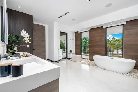 3734 Chase Avenue Miami Beach FL 33140