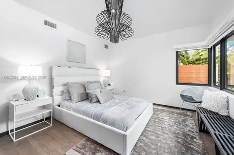 3734 Chase Avenue Miami Beach FL 33140
