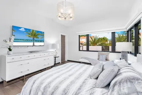 3734 Chase Avenue Miami Beach FL 33140