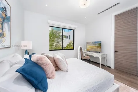 3734 Chase Avenue Miami Beach FL 33140