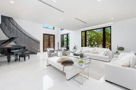 3734 Chase Avenue Miami Beach FL 33140