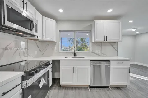 8400 NW 7th Street Pembroke Pines FL 33024