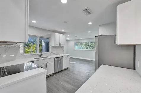 8400 NW 7th Street Pembroke Pines FL 33024