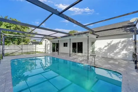8400 NW 7th Street Pembroke Pines FL 33024