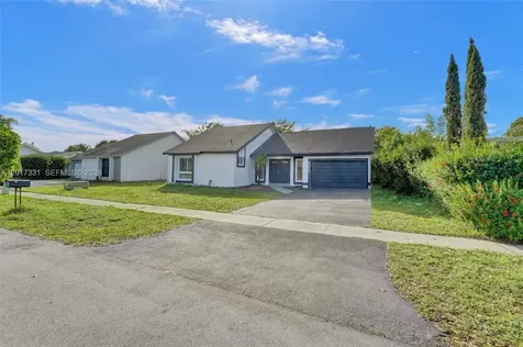 8400 NW 7th Street Pembroke Pines FL 33024