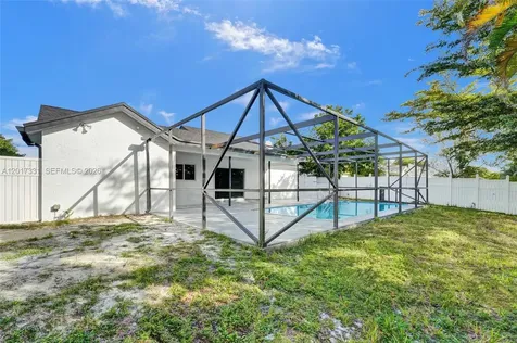 8400 NW 7th Street Pembroke Pines FL 33024