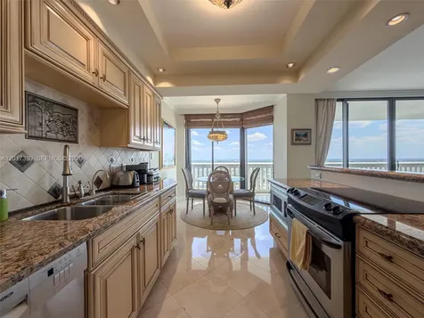 2000 Island Boulevard Aventura FL 33160
