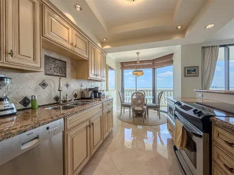 2000 Island Boulevard Aventura FL 33160