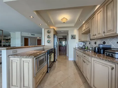 2000 Island Boulevard Aventura FL 33160
