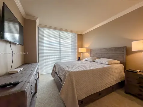 2000 Island Boulevard Aventura FL 33160