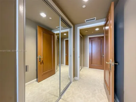 2000 Island Boulevard Aventura FL 33160