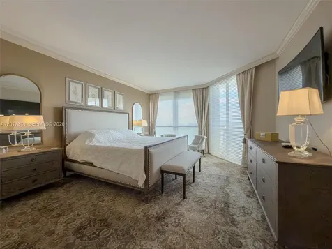 2000 Island Boulevard Aventura FL 33160