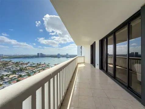 2000 Island Boulevard Aventura FL 33160