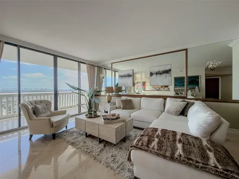 2000 Island Boulevard Aventura FL 33160