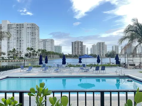 2780 NE 183rd Street Aventura FL 33160