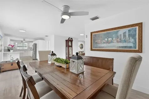 9315 SW 172nd Terrace Palmetto Bay FL 33157