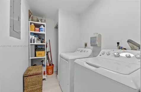 9315 SW 172nd Terrace Palmetto Bay FL 33157