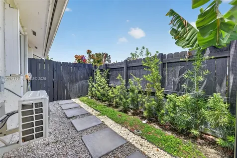 9315 SW 172nd Terrace Palmetto Bay FL 33157