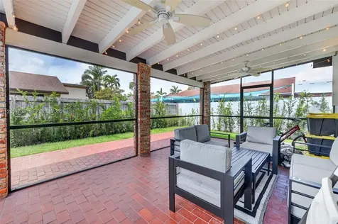 9315 SW 172nd Terrace Palmetto Bay FL 33157