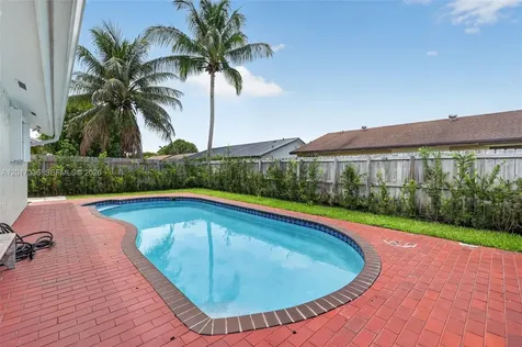 9315 SW 172nd Terrace Palmetto Bay FL 33157
