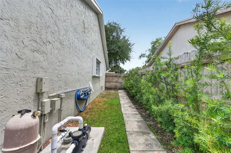 9315 SW 172nd Terrace Palmetto Bay FL 33157