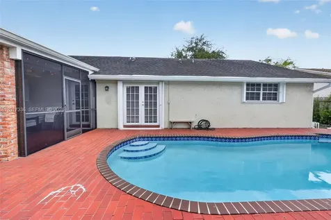 9315 SW 172nd Terrace Palmetto Bay FL 33157