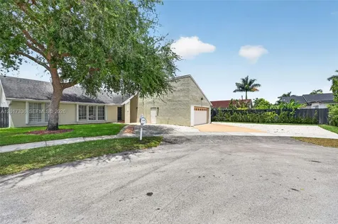 9315 SW 172nd Terrace Palmetto Bay FL 33157
