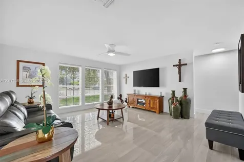 9315 SW 172nd Terrace Palmetto Bay FL 33157