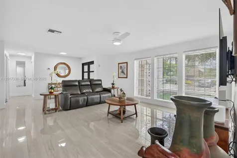 9315 SW 172nd Terrace Palmetto Bay FL 33157
