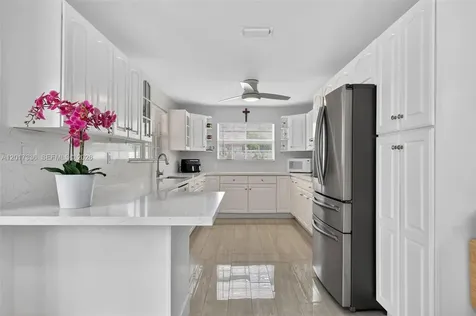 9315 SW 172nd Terrace Palmetto Bay FL 33157