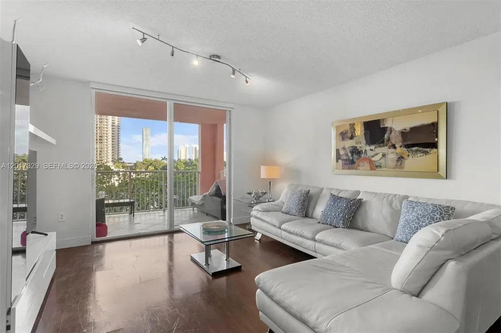 19655 E Country Club Drive Aventura FL 33180
