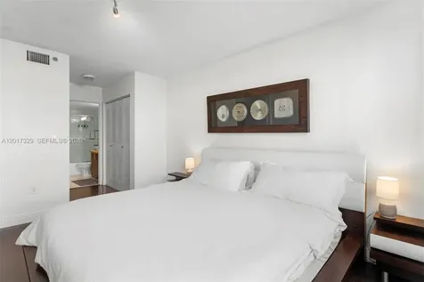 19655 E Country Club Drive Aventura FL 33180