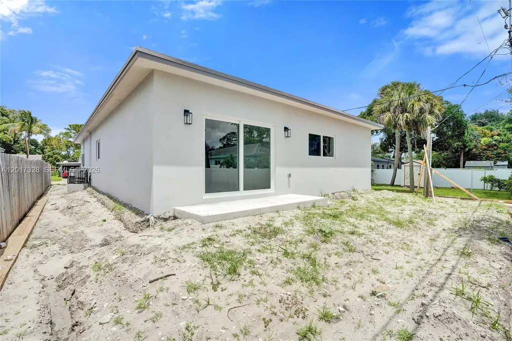 2536 NW 9th Court Fort Lauderdale FL 33311