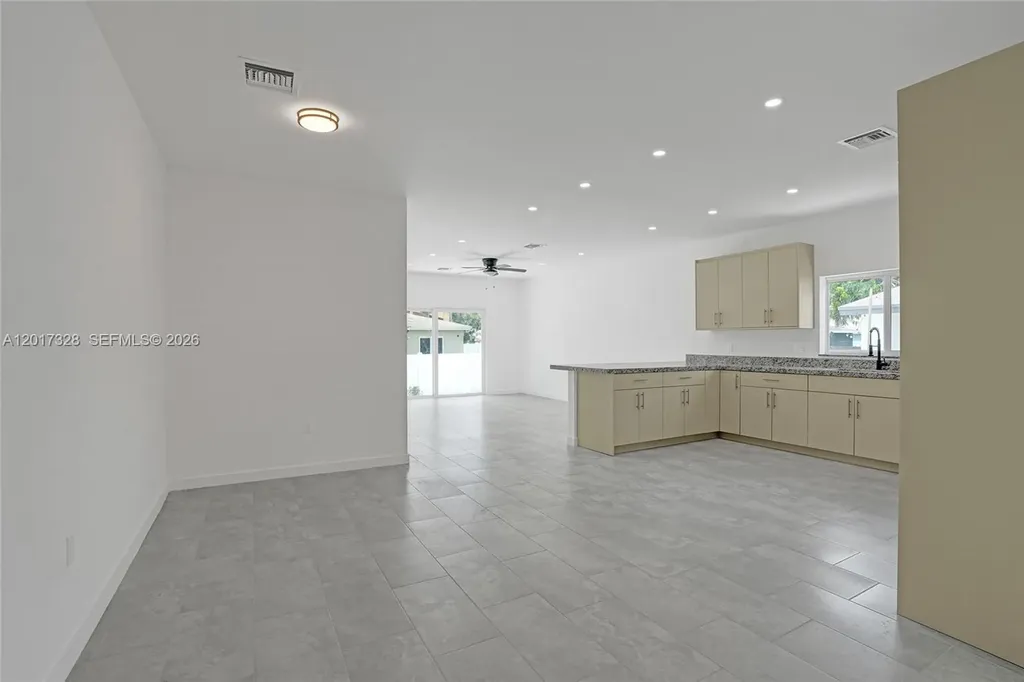 2536 NW 9th Court Fort Lauderdale FL 33311