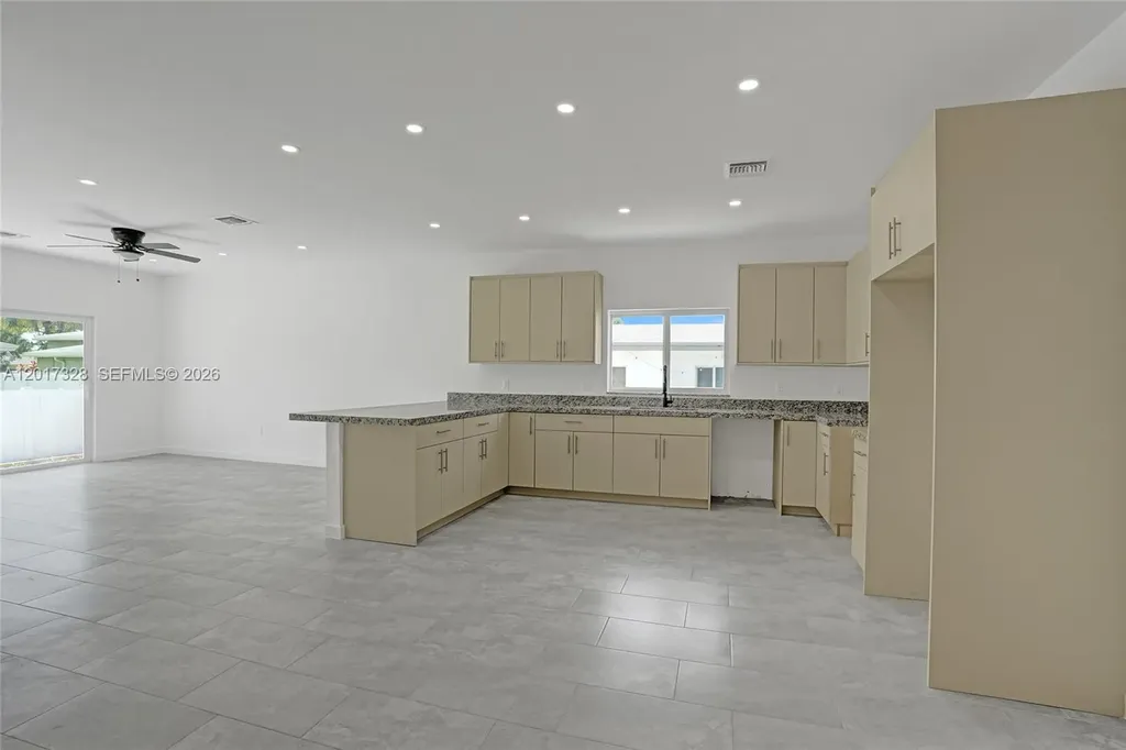 2536 NW 9th Court Fort Lauderdale FL 33311