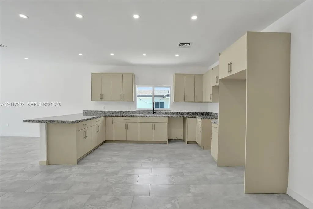 2536 NW 9th Court Fort Lauderdale FL 33311