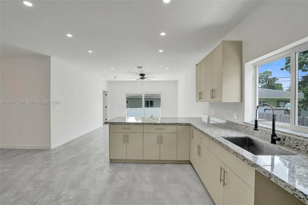 2536 NW 9th Court Fort Lauderdale FL 33311