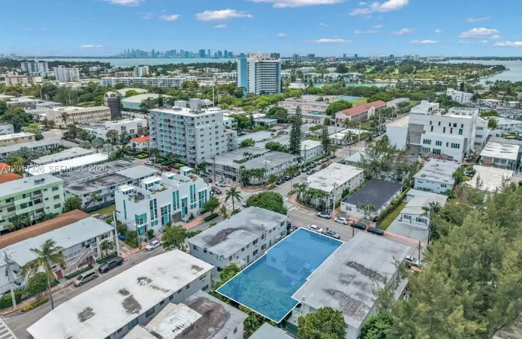 7711 Carlyle Avenue Miami Beach FL 33141