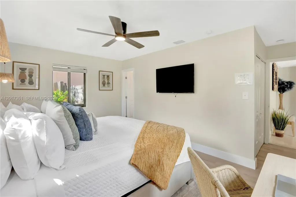 1737 NE 7th Terrace Fort Lauderdale FL 33305
